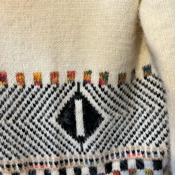 Long hooded cozy sweater - Picture 3 of 4